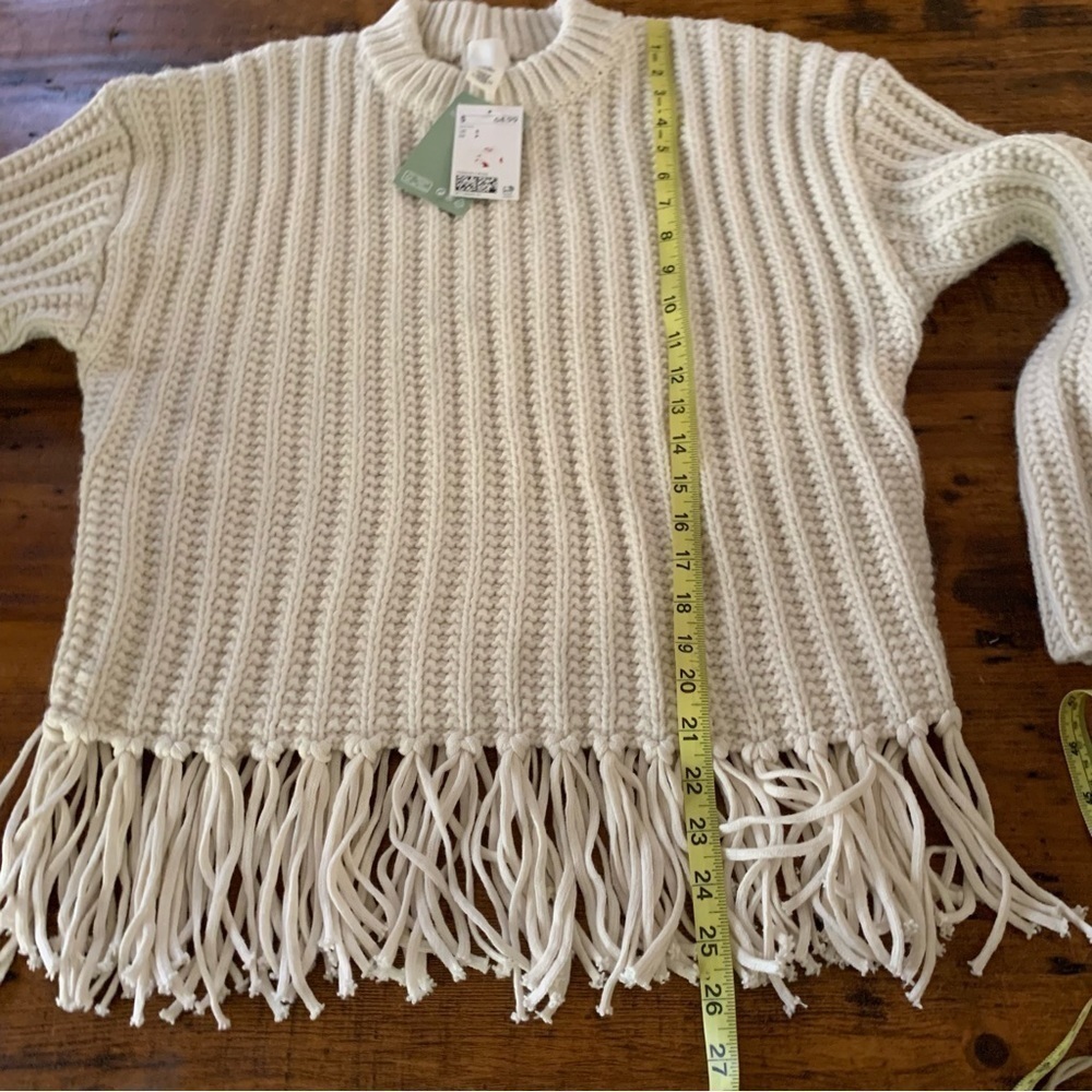 H&M NWT Winter White Fringed Wool Blend Sweater Neutral Winter Sz S - Picture 5 of 9